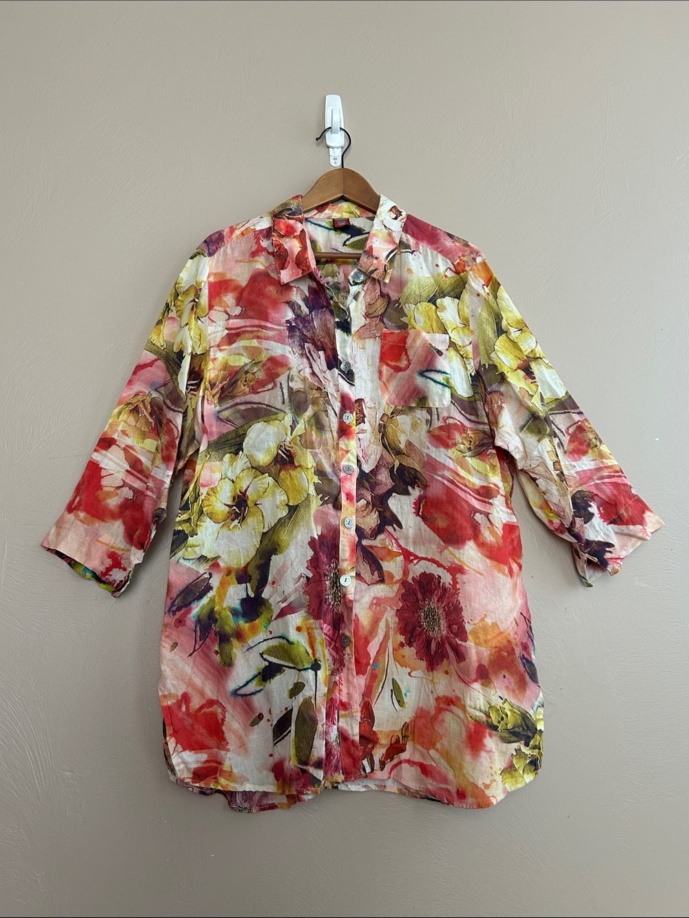 Vtg.  Modern Tailors Al-Khobar Saudi Arabia Floral Button-Front Linen Tunic Top.